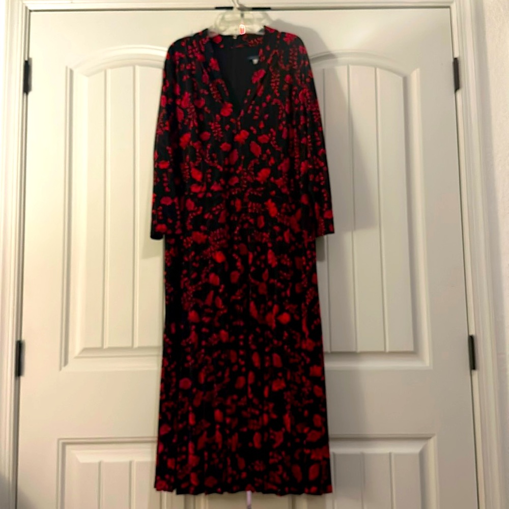 Black/Red Floral Midi Dress